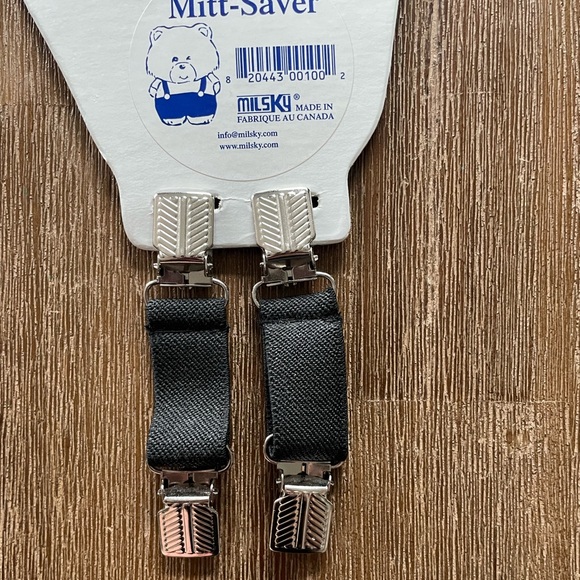 🧤Mitt-Saver Mitten Clips - Kids Mitten & Glove Clips - Black with Sliver Clips - Picture 4 of 4